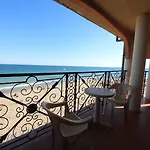 Menada Atrium Elenite