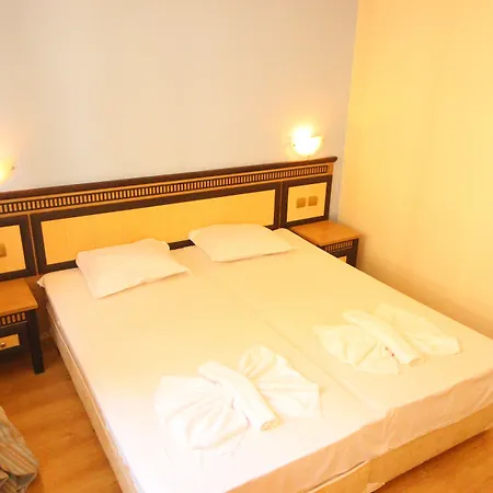 Menada Atrium אלניטה