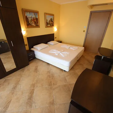 Menada Atrium * אלניטה