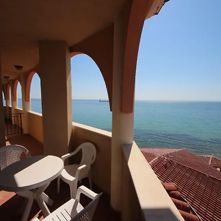 Menada Atrium דירה אלניטה