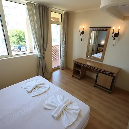 Menada Atrium דירה אלניטה