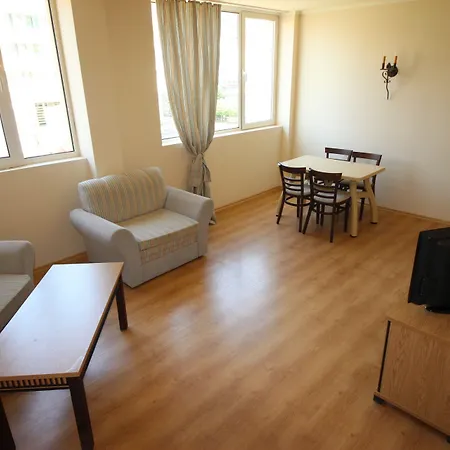 Menada Atrium אלניטה