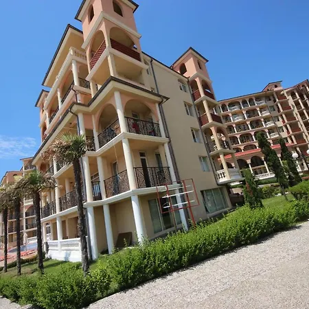 Menada Atrium דירה