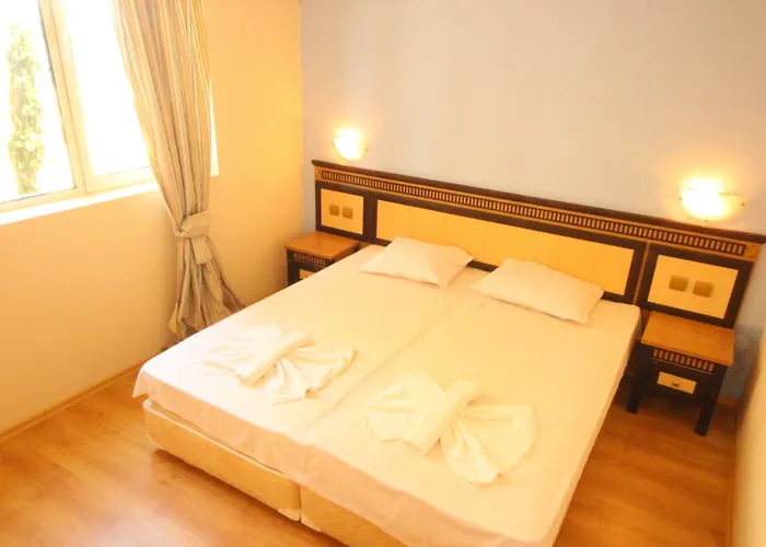 Menada Atrium * Elenite