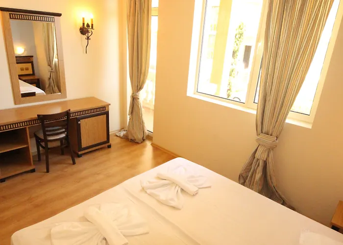 Menada Atrium Elenite