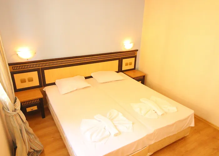 Menada Atrium Elenite