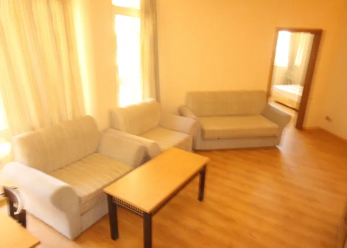 Menada Atrium Apartamento Elenite