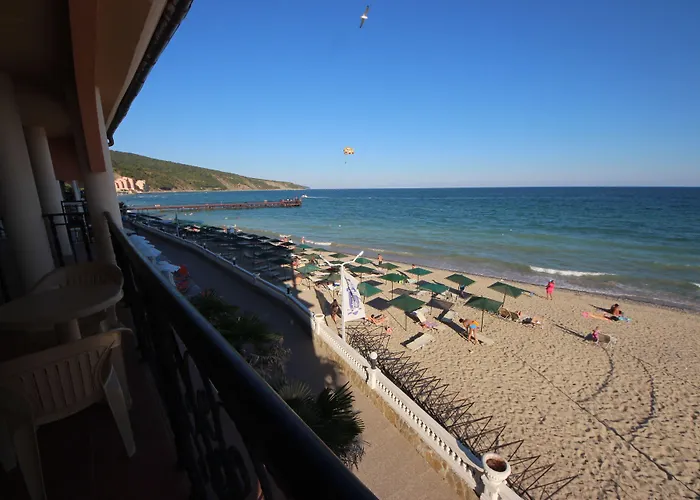 Menada Atrium * Elenite